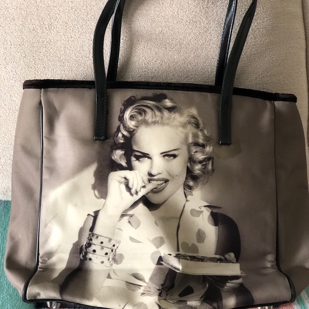 GUESS Ann Nicole Bag